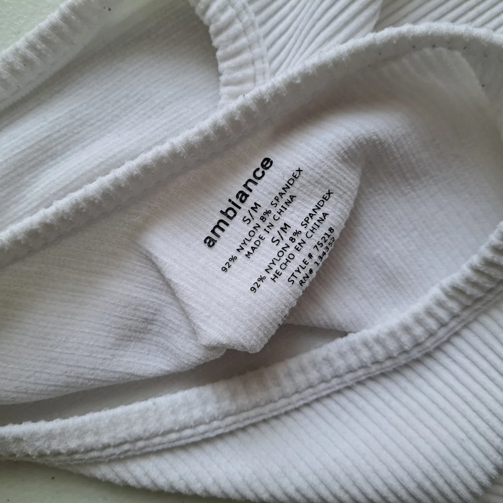 White 4 Tops Bundle - Picture 7 of 12